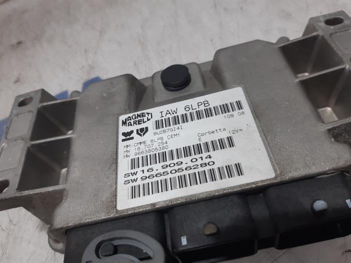 Engine management computer from a Citroën C4 Grand Picasso (UA) 2.0 16V Autom. 2008
