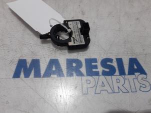 Usagé Capteur angle de braquage Citroen C4 Grand Picasso (UA) 2.0 16V Autom. Prix € 35,00 Règlement à la marge proposé par Maresia Parts