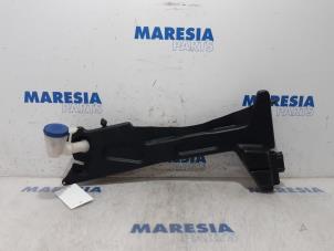 Used Front windscreen washer reservoir Citroen C4 Grand Picasso (3A) 1.6 BlueHDI 120 Price € 25,00 Margin scheme offered by Maresia Parts