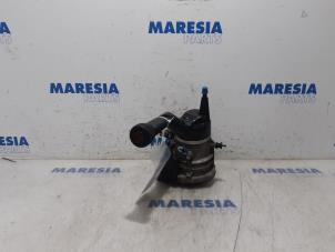 Used Power steering pump Citroen C4 Grand Picasso (UA) 2.0 16V Autom. Price € 75,00 Margin scheme offered by Maresia Parts
