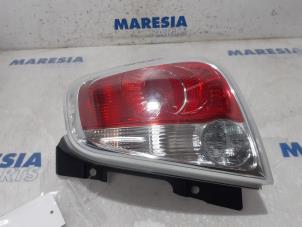 Usagé Feu arrière secondaire droit Fiat 500C (312) 1.2 69 Prix € 50,00 Règlement à la marge proposé par Maresia Parts