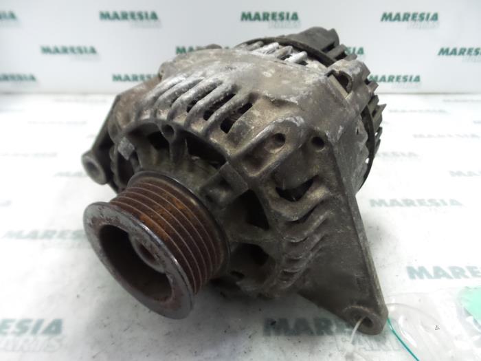 Used Dynamo Renault Laguna I (B56) 2.0 Price € 35,00 Margin scheme offered by Maresia Parts