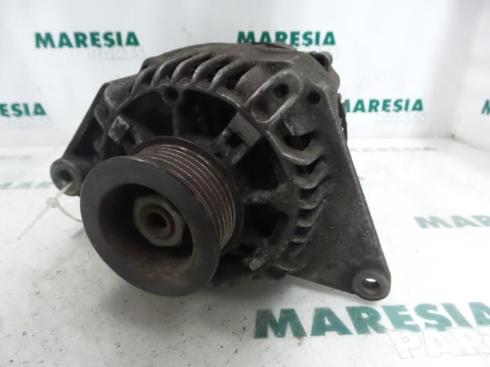 Used Dynamo Renault Laguna I (B56) 2.0 Price € 35,00 Margin scheme offered by Maresia Parts