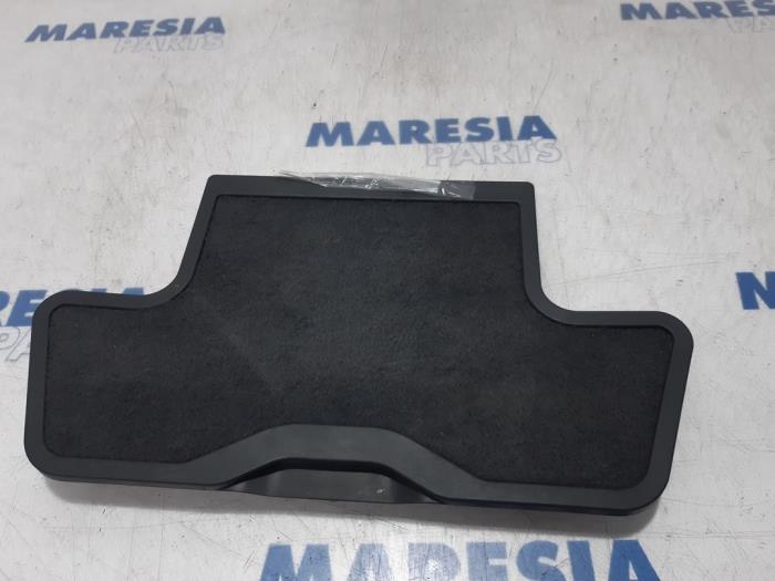 Fußbodenbelag Peugeot 3008 I 1.6 VTI 16V - Maresia Parts