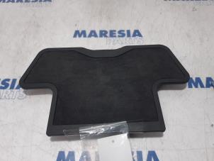 Used Carpet Peugeot 3008 I (0U/HU) 1.6 VTI 16V Price € 25,00 Margin scheme offered by Maresia Parts