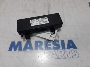 Usados Módulo de radio Peugeot 3008 I (0U/HU) 1.6 VTI 16V Precio € 40,00 Norma de margen ofrecido por Maresia Parts