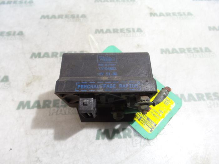 Glow plug relay from a Peugeot 405 1992