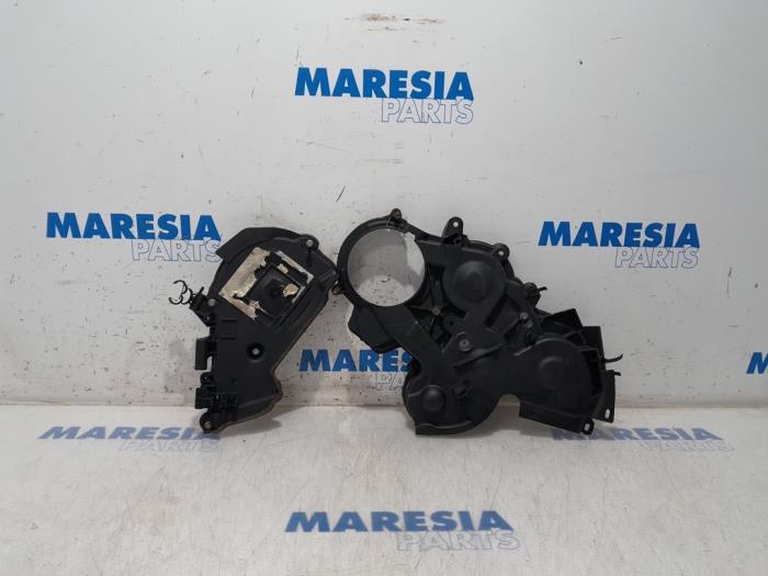 Usagé Couvercle de distribution Citroen C4 Cactus (0B/0P) 1.6 Blue Hdi 100 Prix € 30,00 Règlement à la marge proposé par Maresia Parts