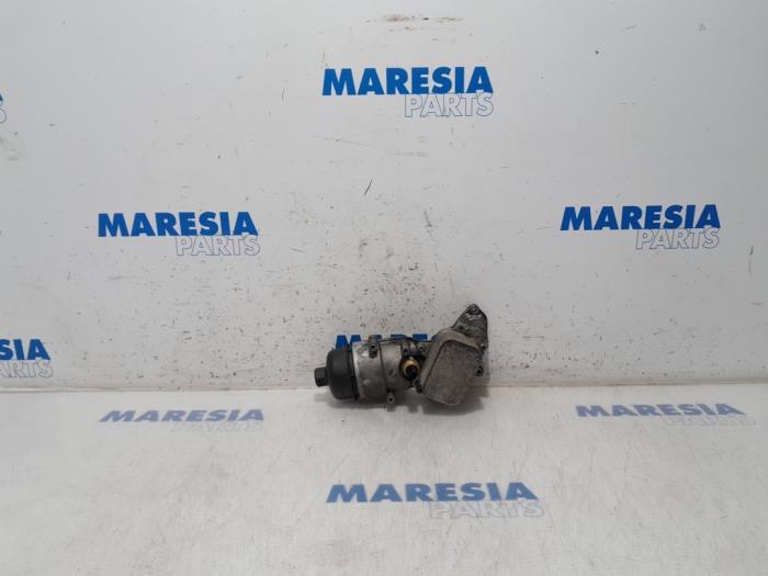 Gebrauchte Ölfilterhalter Citroen C4 Cactus (0B/0P) 1.6 Blue Hdi 100 Preis € 65,00 Margenregelung angeboten von Maresia Parts