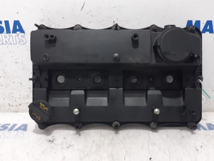 Rocker cover from a Peugeot Boxer (U9) 2.2 HDi 110 Euro 5 2016