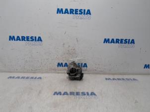 Used Throttle body Renault Trafic New (FL) 2.5 dCi 16V 145 Price € 42,35 Inclusive VAT offered by Maresia Parts