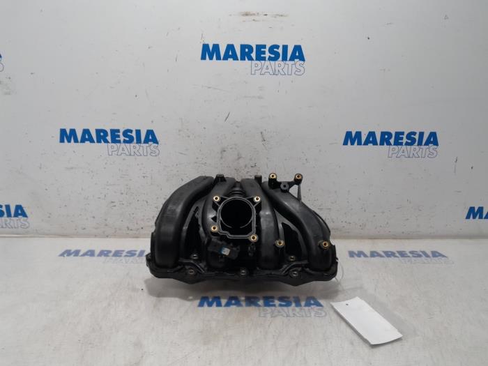 Używane Kolektor dolotowy Fiat Croma (194) 2.2 MPI 16V Cena € 157,50 Procedura marży oferowane przez Maresia Parts