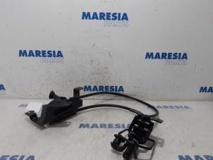 Used Spare wheel lift mechanism Opel Combo 1.3 CDTI 16V ecoFlex Price € 127,05 Inclusive VAT offered by Maresia Parts