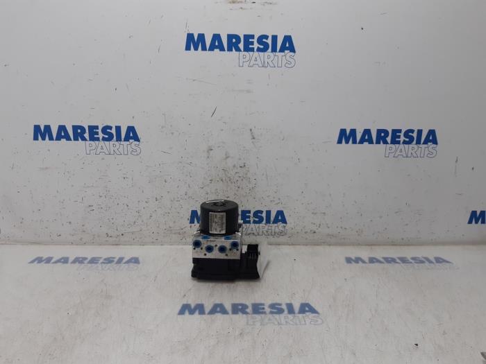 Used ABS pump Opel Combo 1.3 CDTI 16V ecoFlex Price € 190,58 Inclusive VAT offered by Maresia Parts