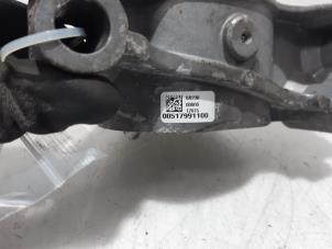 Engine mount from a Opel Combo 1.3 CDTI 16V ecoFlex 2015