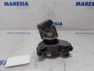 Engine mount from a Opel Combo 1.3 CDTI 16V ecoFlex 2015
