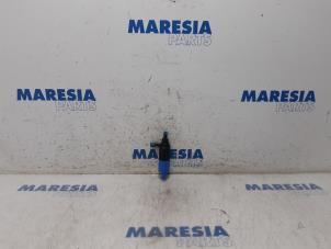 Used Headlight washer pump Peugeot 5008 I (0A/0E) 1.6 VTI 16V Price € 15,00 Margin scheme offered by Maresia Parts