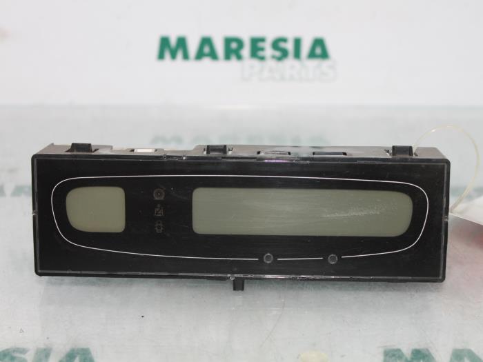 Begagnade Innerdisplay Renault Laguna II (BG) 1.6 16V Pris € 15,00 Marginaltabell erbjuds av Maresia Parts