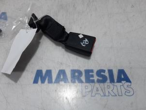 Gebrauchte Sicherheitsgurt Schließe rechts hinten Fiat 500 (312) 0.9 TwinAir 60 Preis € 20,00 Margenregelung angeboten von Maresia Parts