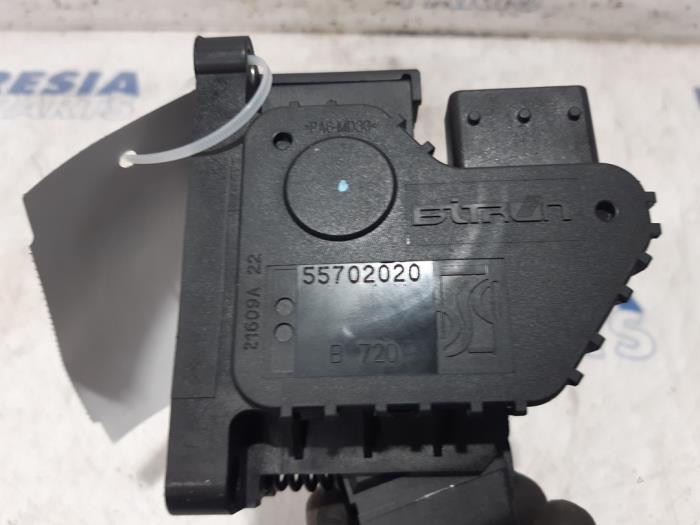 Gaspedalposition Sensor van een Alfa Romeo MiTo (955) 1.4 16V 2009
