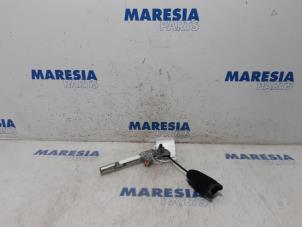 Used Seatbelt tensioner, right Alfa Romeo MiTo (955) 1.4 16V Price € 35,00 Margin scheme offered by Maresia Parts
