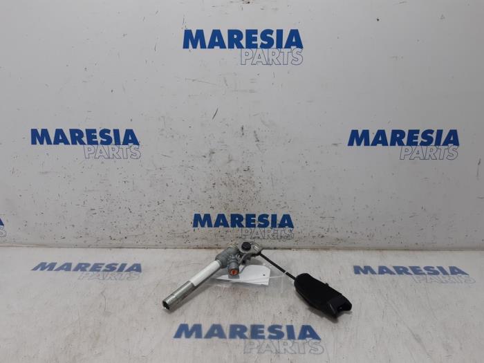 Begagnade Bältessträckare, vänster Alfa Romeo MiTo (955) 1.4 16V Pris € 35,00 Marginaltabell erbjuds av Maresia Parts