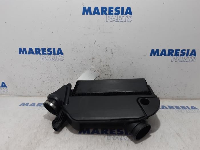 Begagnade Luftfilterhus Opel Combo 1.3 CDTI 16V ecoFlex Pris € 90,75 Inklusive moms erbjuds av Maresia Parts