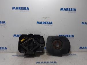 Used Jack set Peugeot 5008 I (0A/0E) 1.6 THP 16V Price € 30,00 Margin scheme offered by Maresia Parts