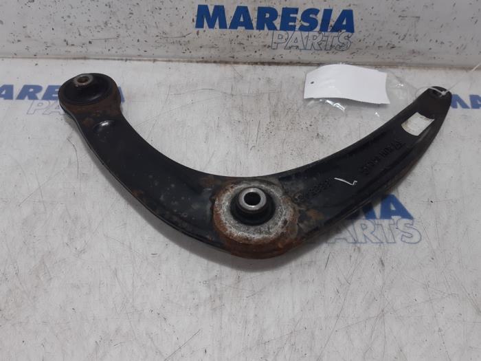 Front lower wishbone, left from a Peugeot 5008 I (0A/0E) 1.6 THP 16V 2011