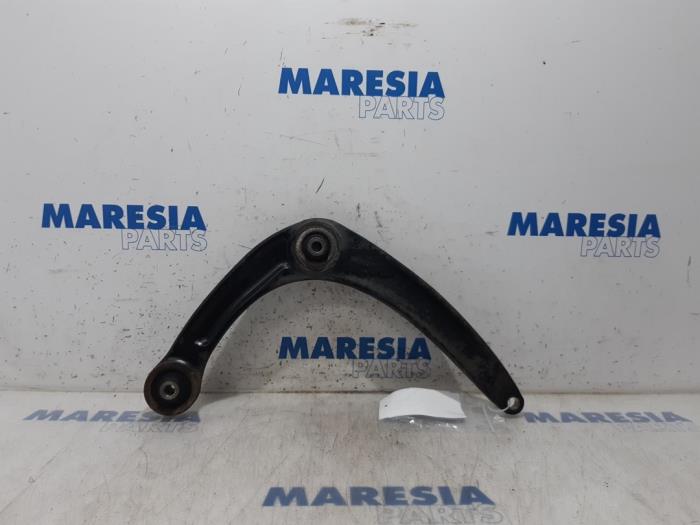 Front lower wishbone, left from a Peugeot 5008 I (0A/0E) 1.6 THP 16V 2011