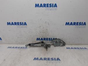 Used Wiper mechanism Peugeot 5008 I (0A/0E) 1.6 THP 16V Price € 49,99 Margin scheme offered by Maresia Parts