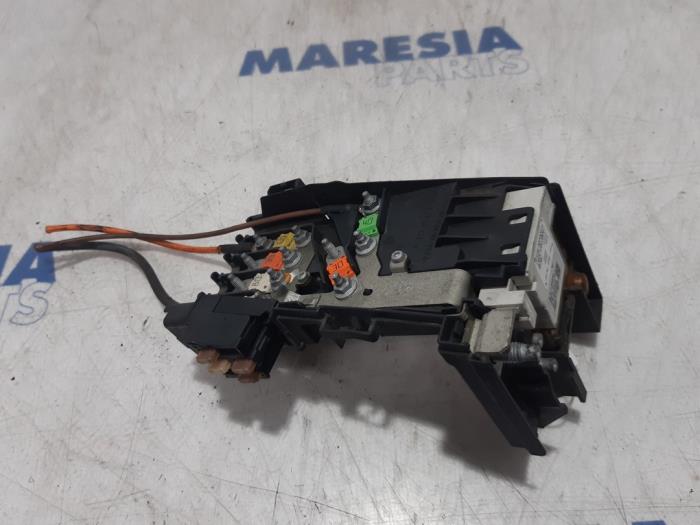 Fuse box Peugeot 5008 I 1.6 THP 16V 28236841 DELPHI