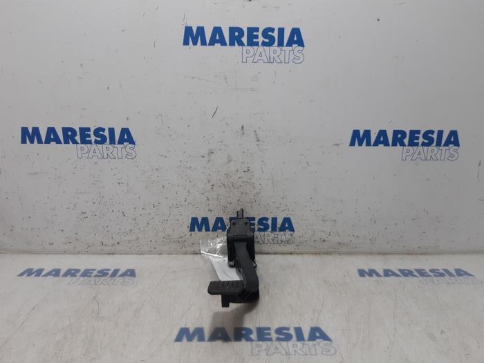 Begagnade Gaspedalsensor Peugeot 5008 I (0A/0E) 1.6 THP 16V Pris € 50,00 Marginaltabell erbjuds av Maresia Parts