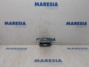 Used DVD player Peugeot 5008 I (0A/0E) 1.6 THP 16V Price € 65,00 Margin scheme offered by Maresia Parts