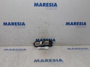 Used PCB, right taillight Peugeot 5008 I (0A/0E) 1.6 THP 16V Price € 25,00 Margin scheme offered by Maresia Parts