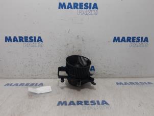 Używane Silnik wentylatora nagrzewnicy Peugeot 5008 I (0A/0E) 1.6 THP 16V Cena € 40,00 Procedura marży oferowane przez Maresia Parts