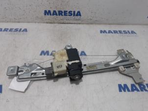 Used Rear door window mechanism 4-door, right Peugeot 5008 I (0A/0E) 1.6 THP 16V Price € 75,00 Margin scheme offered by Maresia Parts