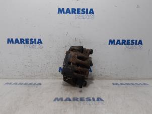 Usagé Etrier de frein (pince) avant gauche Citroen Jumper (U9) 2.2 Blue HDi 140 Prix € 127,05 Prix TTC proposé par Maresia Parts