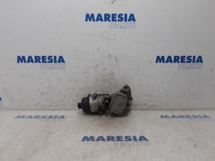Używane Uchwyt filtra oleju Peugeot 208 I (CA/CC/CK/CL) 1.6 Blue HDi 100 Cena € 75,00 Procedura marży oferowane przez Maresia Parts