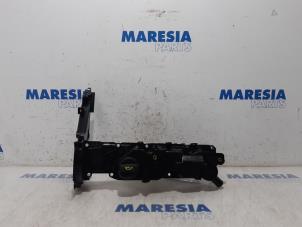 Used Rocker cover Peugeot 208 I (CA/CC/CK/CL) 1.6 Blue HDi 100 Price € 35,00 Margin scheme offered by Maresia Parts