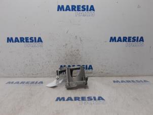 Used Support (miscellaneous) Peugeot 208 I (CA/CC/CK/CL) 1.6 Blue HDi 100 Price € 35,00 Margin scheme offered by Maresia Parts