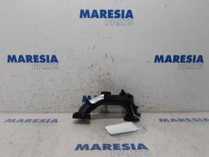 Used Intake manifold Peugeot 208 I (CA/CC/CK/CL) 1.6 Blue HDi 100 Price € 50,00 Margin scheme offered by Maresia Parts