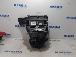 Used Heater housing Renault Clio IV Estate/Grandtour (7R) 0.9 Energy TCE 90 12V Price € 262,50 Margin scheme offered by Maresia Parts
