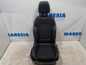 Używane Fotel prawy Renault Megane IV (RFBB) 1.2 Energy TCE 130 Cena € 210,00 Procedura marży oferowane przez Maresia Parts