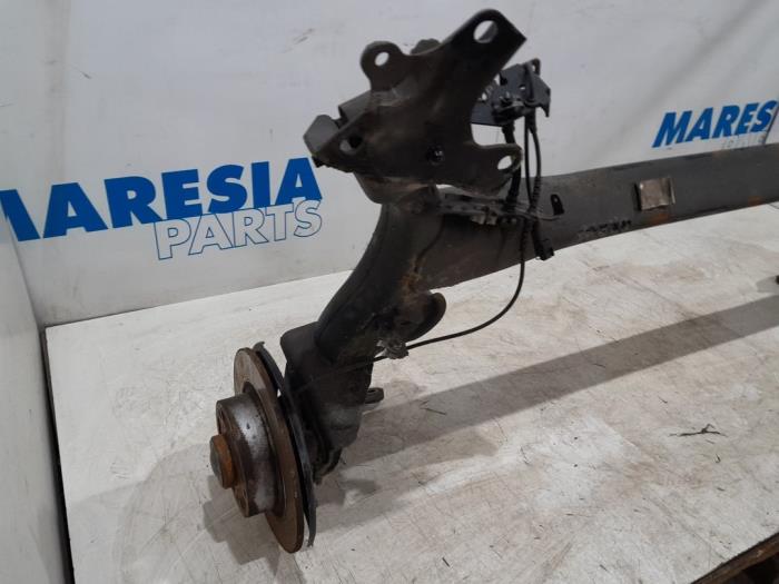 Rear-wheel drive axle from a Renault Megane IV (RFBB) 1.2 Energy TCE 130 2016