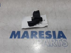 Used Airflow meter Citroen Jumper (U9) 2.2 Blue HDi 140 Price € 24,08 Inclusive VAT offered by Maresia Parts