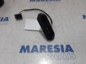 Gebrauchte Schalter (sonstige) Citroen Jumper (U9) 2.2 Blue HDi 140 Preis € 30,25 Mit Mehrwertsteuer angeboten von Maresia Parts