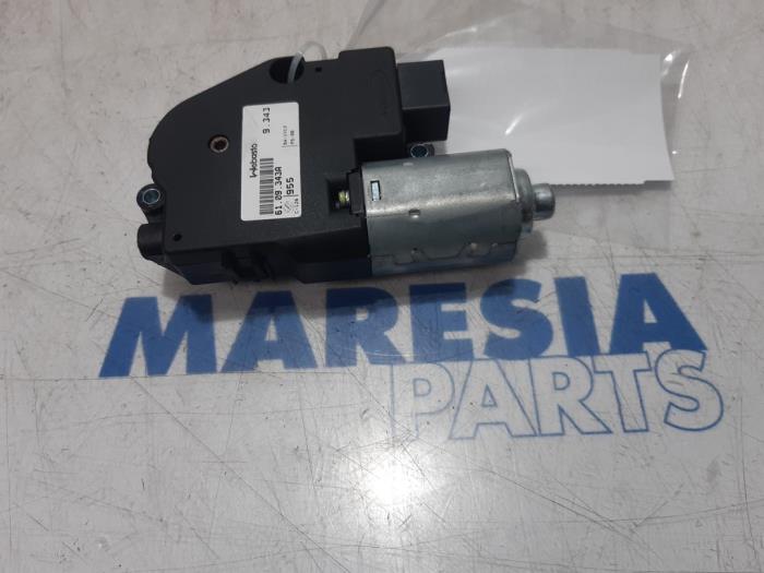 Używane Silnik szyberdachu Alfa Romeo MiTo (955) 1.4 Turbo Multi Air 16V Cena € 75,00 Procedura marży oferowane przez Maresia Parts