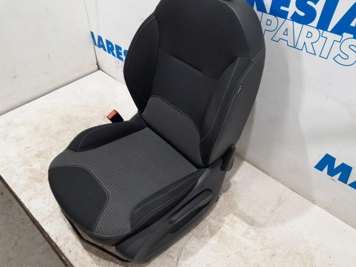 Seat, left from a Citroën C3 (SC) 1.2 VTi 82 12V 2014