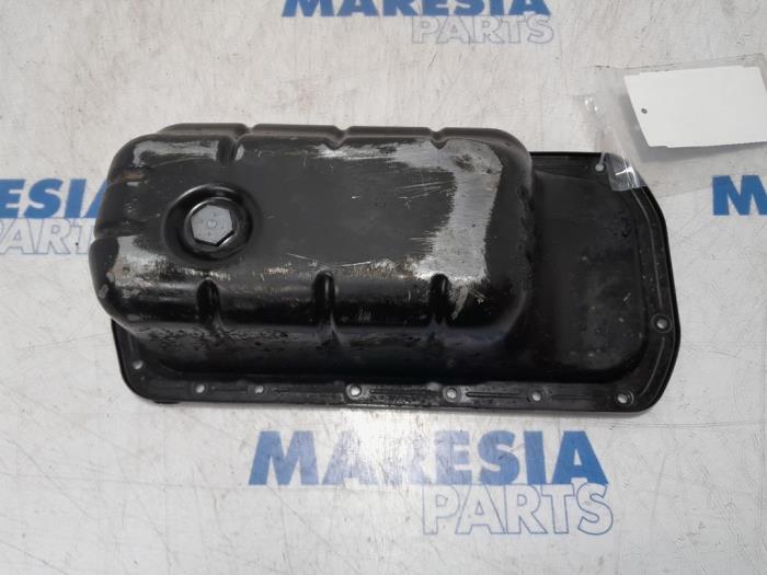 Usagé Couvercle carter Citroen C4 Picasso (3D/3E) 1.6 BlueHDI 115 Prix € 29,99 Règlement à la marge proposé par Maresia Parts